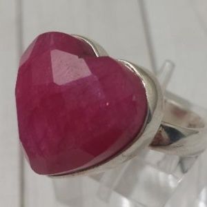 Vintage Raw Ruby Gemstone Heart Silver Ring 7 1/2